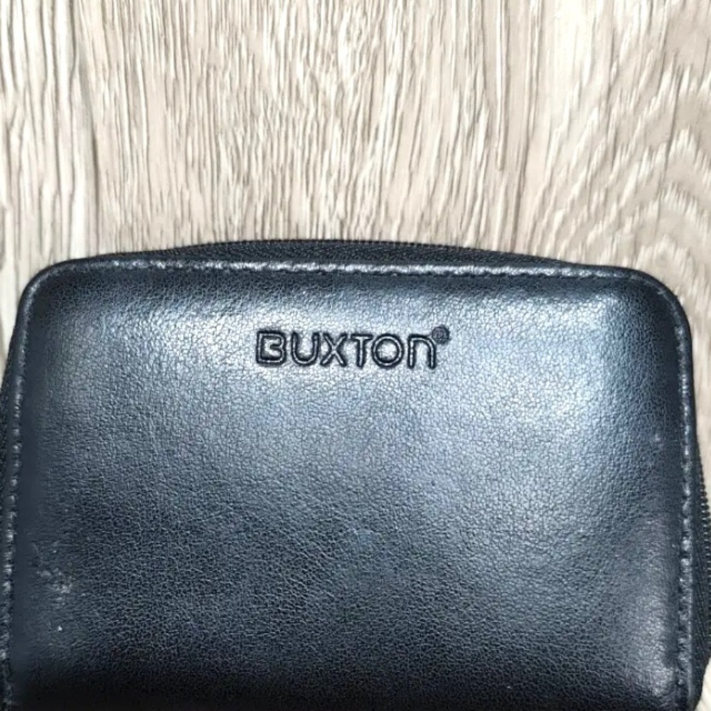 BUXTON Black leather coin and card holder NWOT